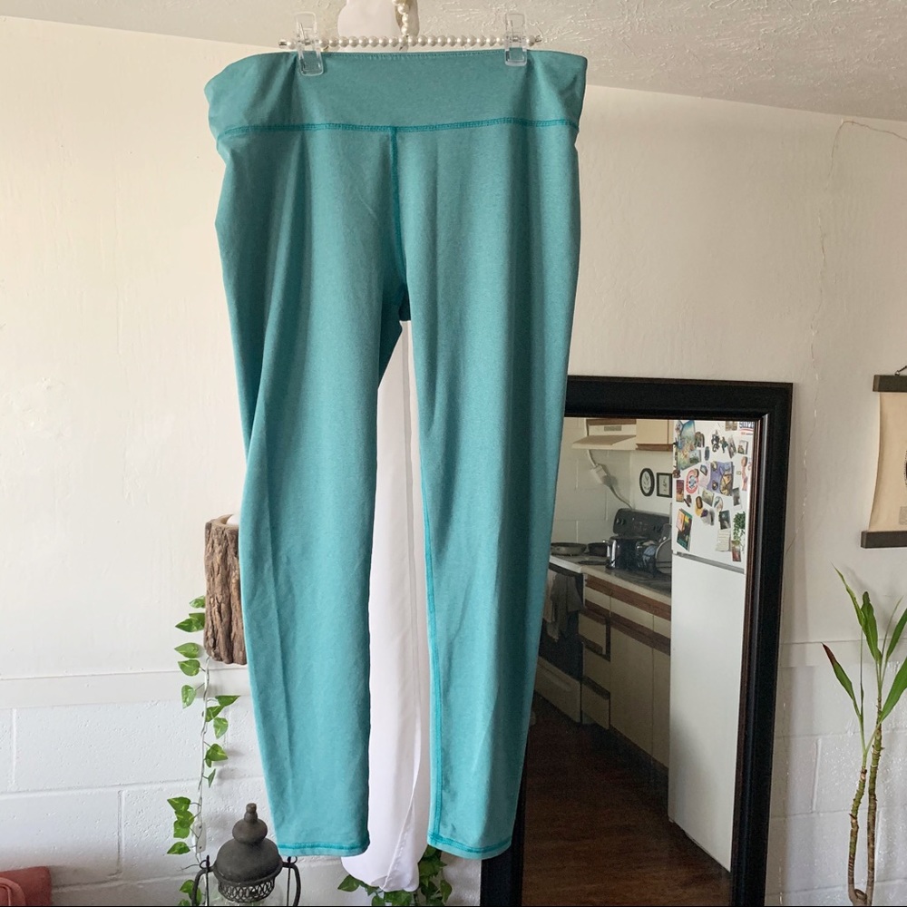 Fabletics Teal (blue green) Leggings